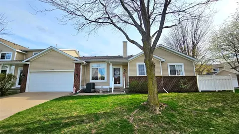 5500 Longview Ct #8, Johnston, IA 50131