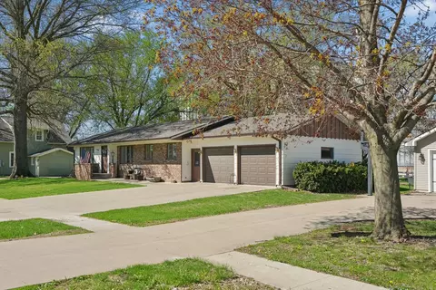602 8th Ave, Sully, IA 50251
