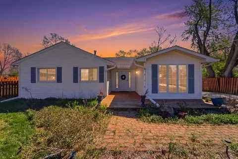 3513 E 37th St, Des Moines, IA 50317