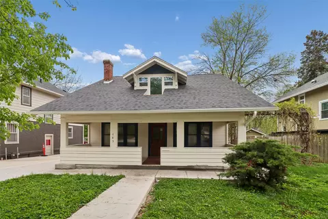 683 35th St, Des Moines, IA 50312