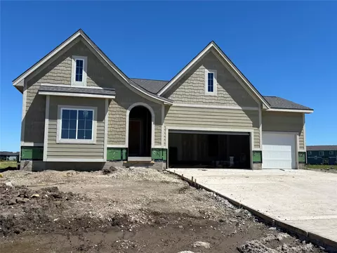 380 NW Ryder Dr, Waukee, IA 50263