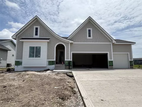 380 NW Ryder Dr, Waukee, IA 50263