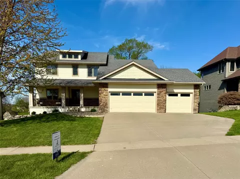 4476 NW 167th St, Clive, IA 50325