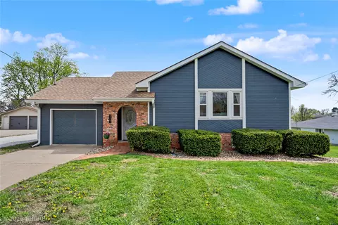 503 S 11th St, Adel, IA 50003