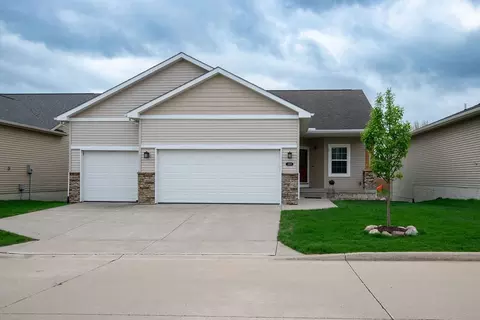 13110 Greenbelt Dr, Urbandale, IA 50323