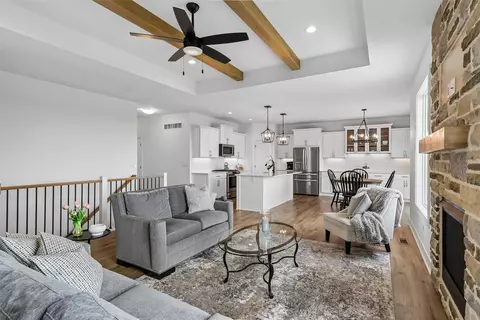 4650 180th St, Urbandale, IA 50323