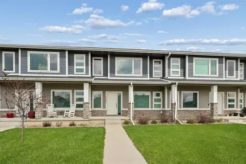 16617 Wilden Dr, Clive, IA 50325