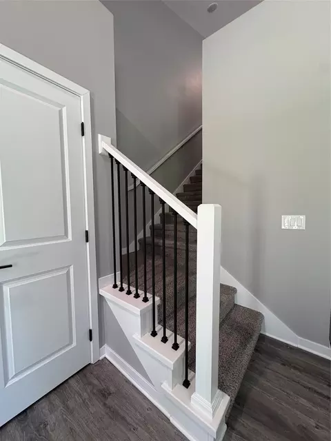 Entry Way - 423 Spring Crest Ln, Waukee, IA 50263 photo 2 of 3