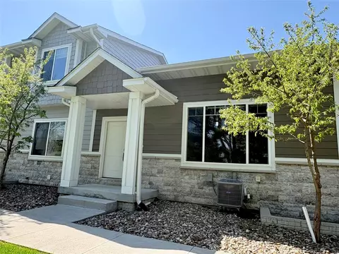 423 Spring Crest Ln, Waukee, IA 50263