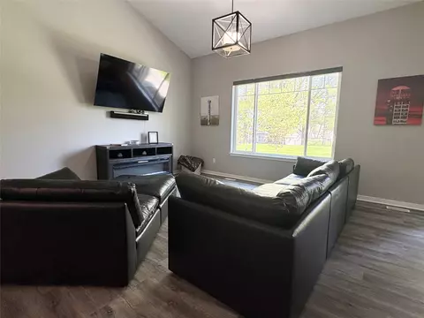 Living - 423 Spring Crest Ln, Waukee, IA 50263 photo 1 of 2