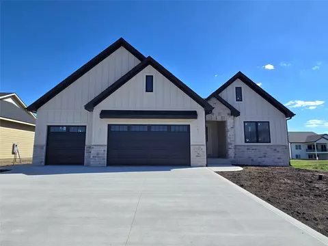 17316 Northview Dr, Urbandale, IA 50323