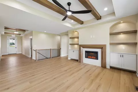 17316 Northview Dr, Urbandale, IA 50323