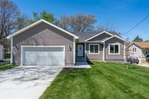 4026 Glover Ave, Des Moines, IA 50315