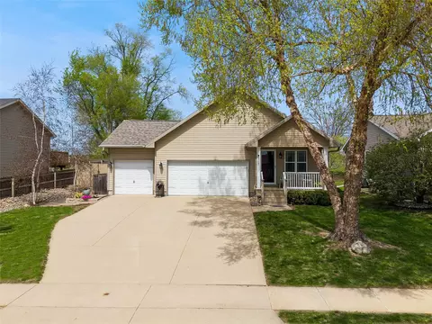 5117 NW 59th Ave, Johnston, IA 50131
