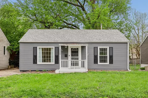 1326 57th St, Des Moines, IA 50311