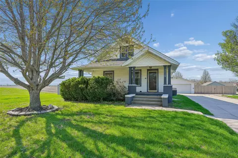 1115 S 13th Ave E, Newton, IA 50208