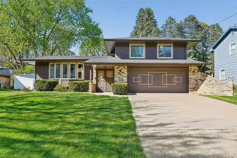 6509 Franklin Ave, Windsor Heights, IA 50324