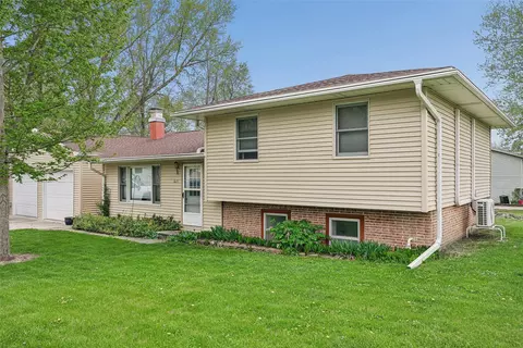 625 Reuel Ave, Kellogg, IA 50135