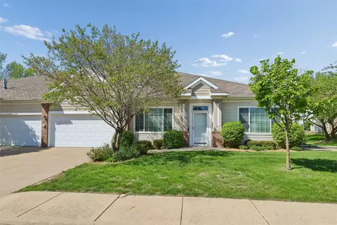 1725 S 50th St #802, West Des Moines, IA 50265