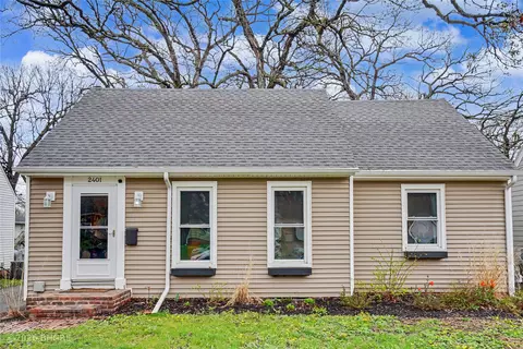 2401 33rd St, Des Moines, IA 50310