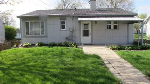 905 E Montgomery St, Knoxville, IA 50138