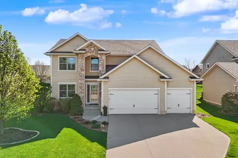 254 S 83rd St, West Des Moines, IA 50266