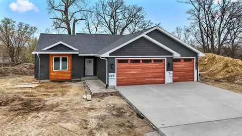 705 Academy Cir, Nevada, IA 50201
