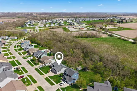 1009 Baileys Grove Dr, Adel, IA 50003