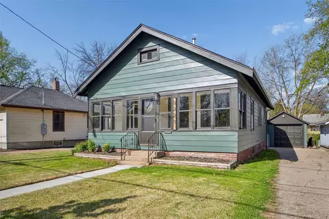 3220 SW 13th St, Des Moines, IA 50321