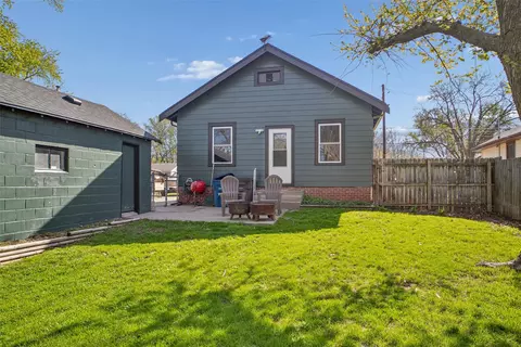 3220 SW 13th St, Des Moines, IA 50321