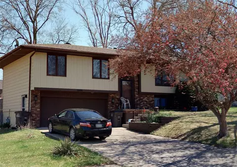 5205 SE 8th St, Des Moines, IA 50315