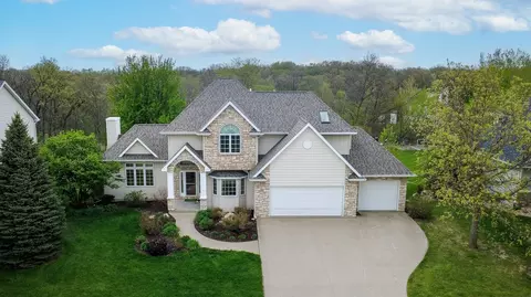 766 187th Pl, Pella, IA 50219