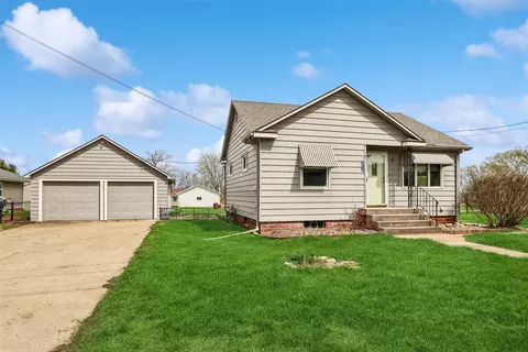 1502 1st St, Redfield, IA 50233