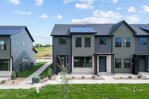 923 Percheron Ln, Norwalk, IA 50211