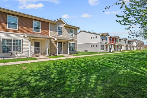 10104 Agate Ln, Johnston, IA 50131