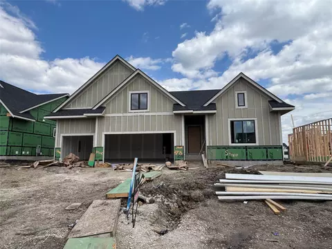 4715 178th St, Urbandale, IA 50323