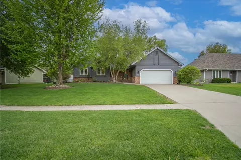1114 NW Parkridge Dr, Ankeny, IA 50023