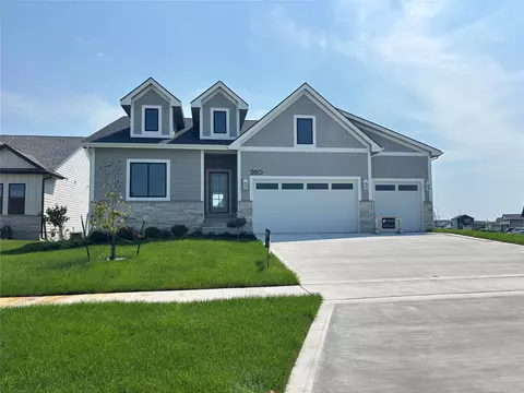280 NW Montego Ct, Waukee, IA 50263