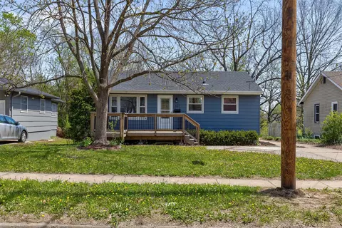 627 13th St, West Des Moines, IA 50265