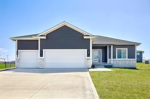 205 11th Ct NW, Bondurant, IA 50035