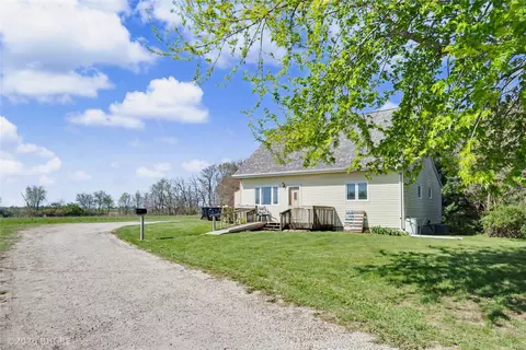 5668 180th Ave, Carlisle, IA 50047