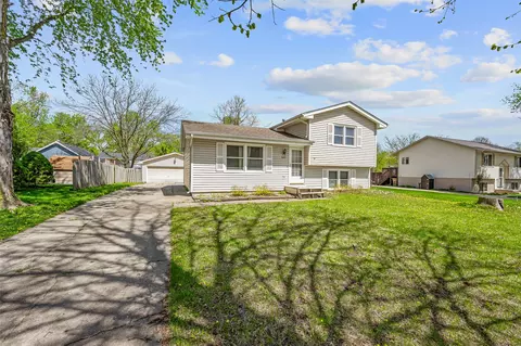 1005 6th St NW, Altoona, IA 50009