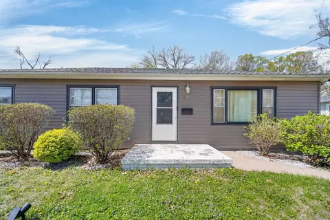 2306 48th Pl, Des Moines, IA 50310