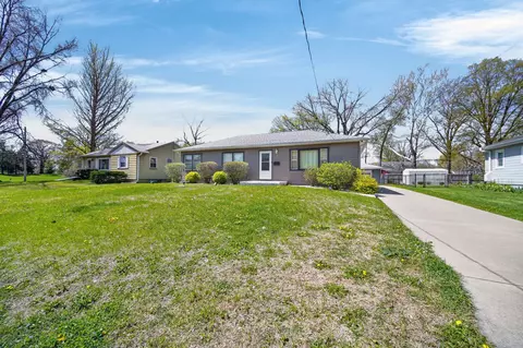 2306 48th Pl, Des Moines, IA 50310