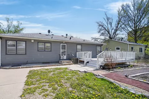 2306 48th Pl, Des Moines, IA 50310