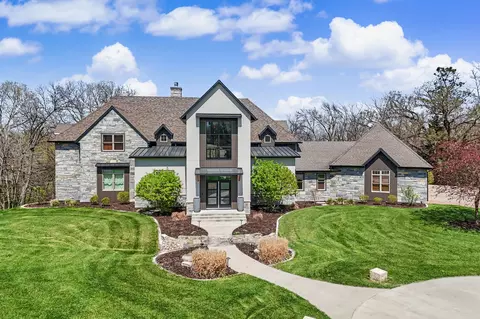 265 W Riverside Rd, Ames, IA 50010