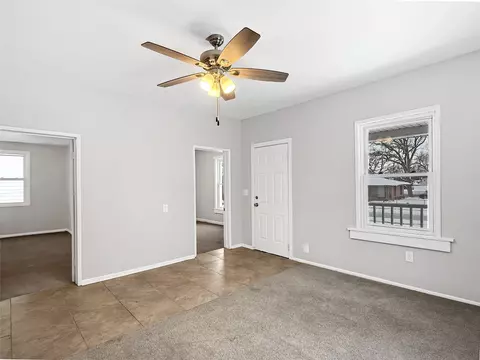 819 Cleveland Ave, Des Moines, IA 50316