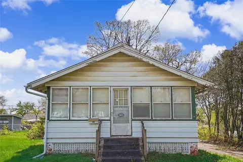 1424 Douglas Ave, Des Moines, IA 50313