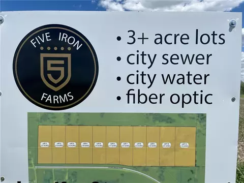 2323 Cedar Bridge Rd, Winterset, IA 50273