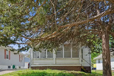 3906 Cornell St, Des Moines, IA 50313